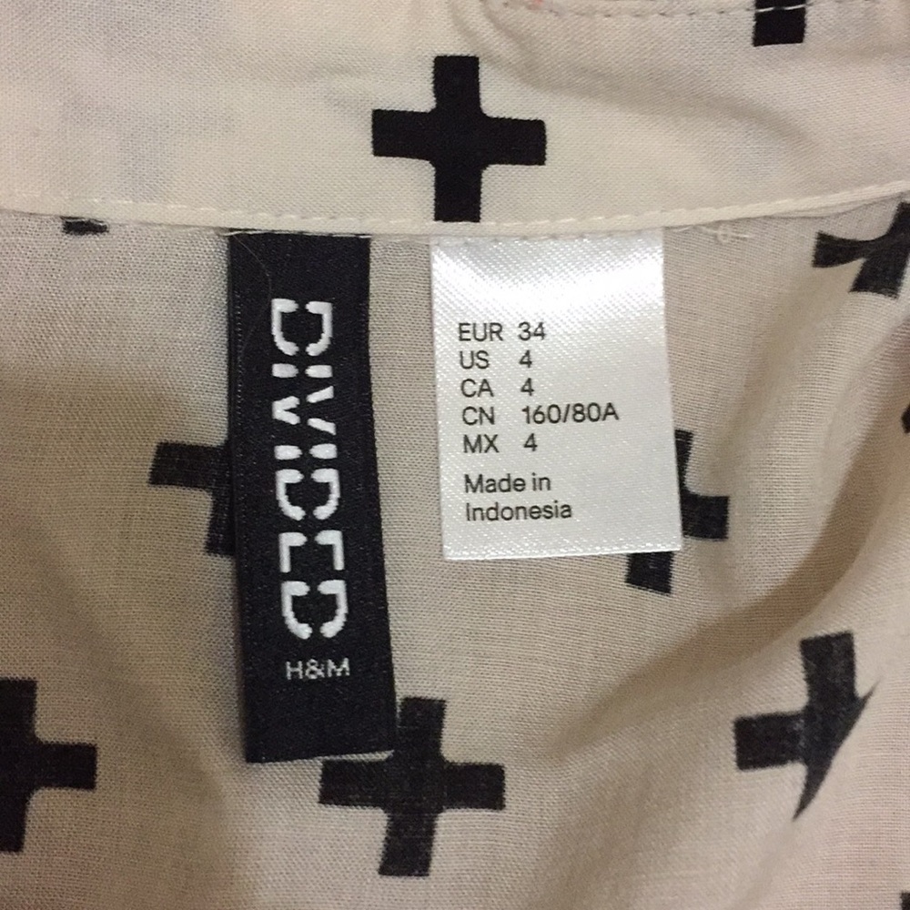 Button down - Picture 3 of 4